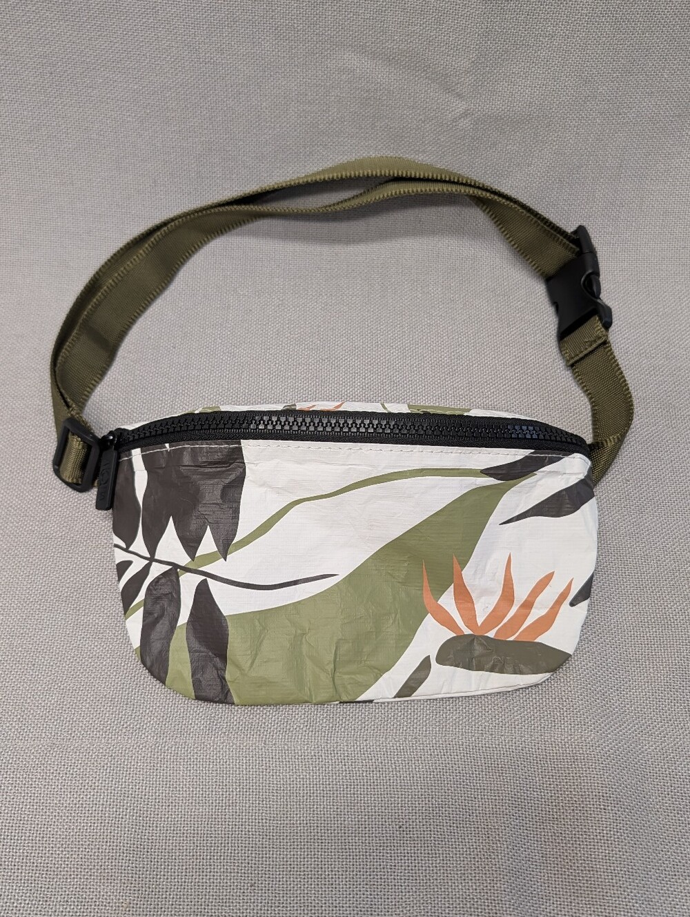 ALOHA Collection Olive Green & White Botanical Mini Waist Bag NWOT